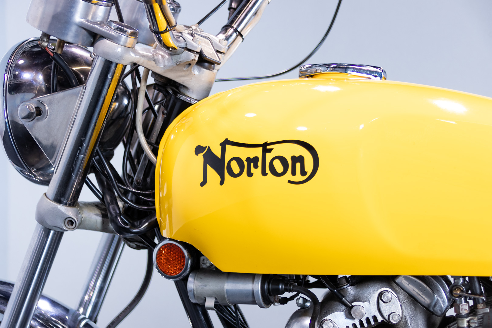 Norton COMMANDO 750 ROADSTER       