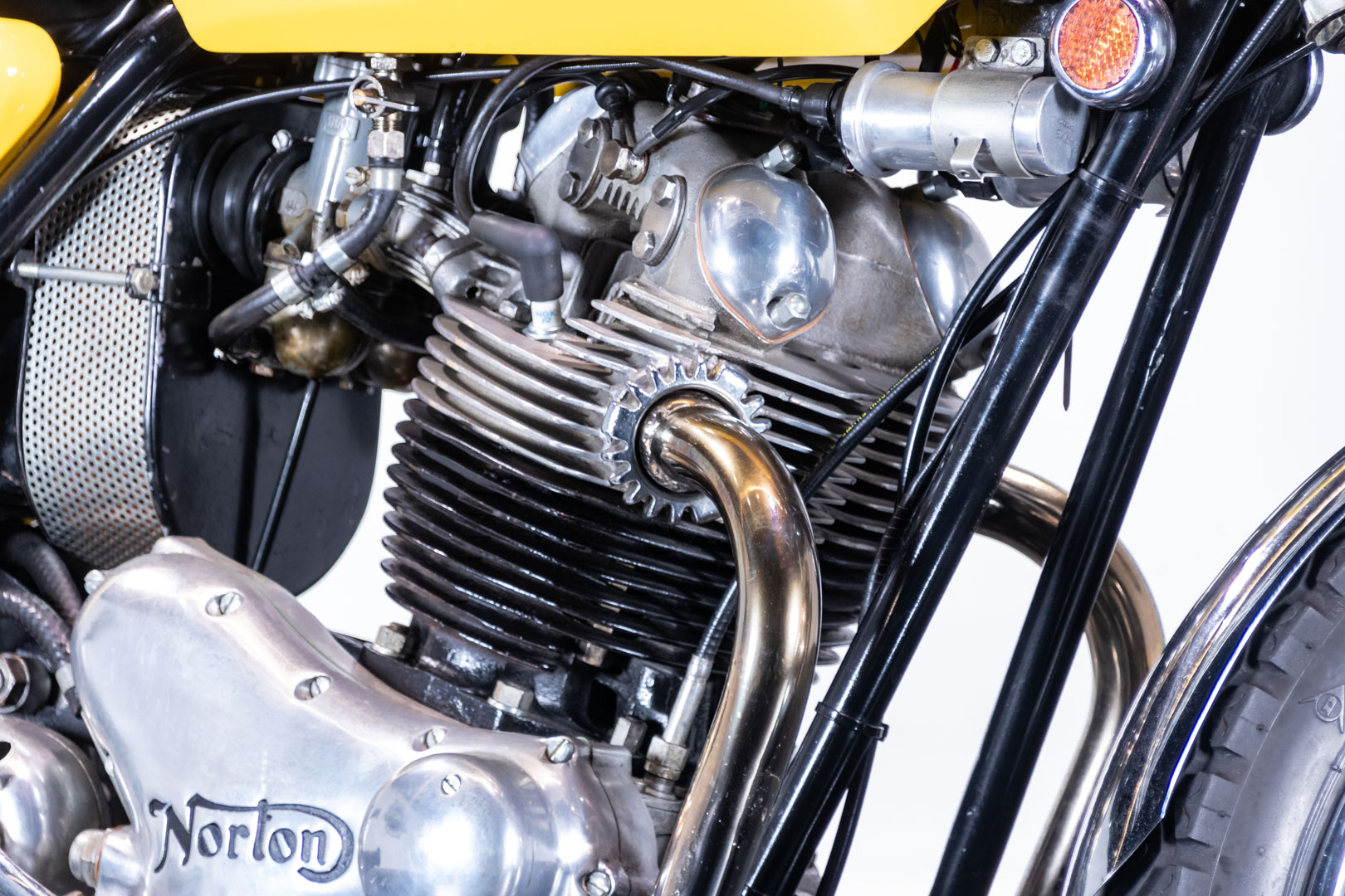 Norton COMMANDO 750 ROADSTER       