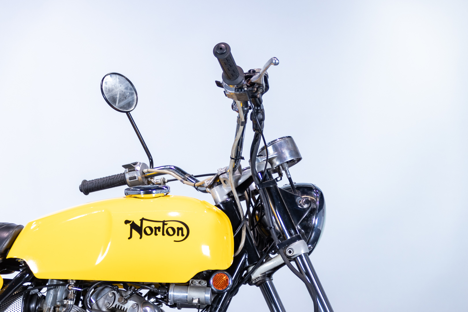 Norton COMMANDO 750 ROADSTER       