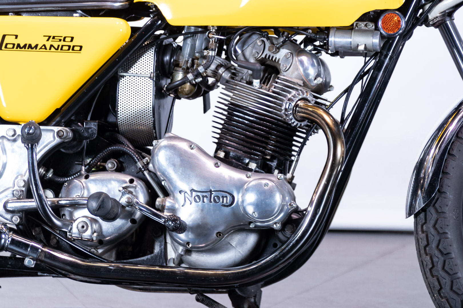 Norton COMMANDO 750 ROADSTER       