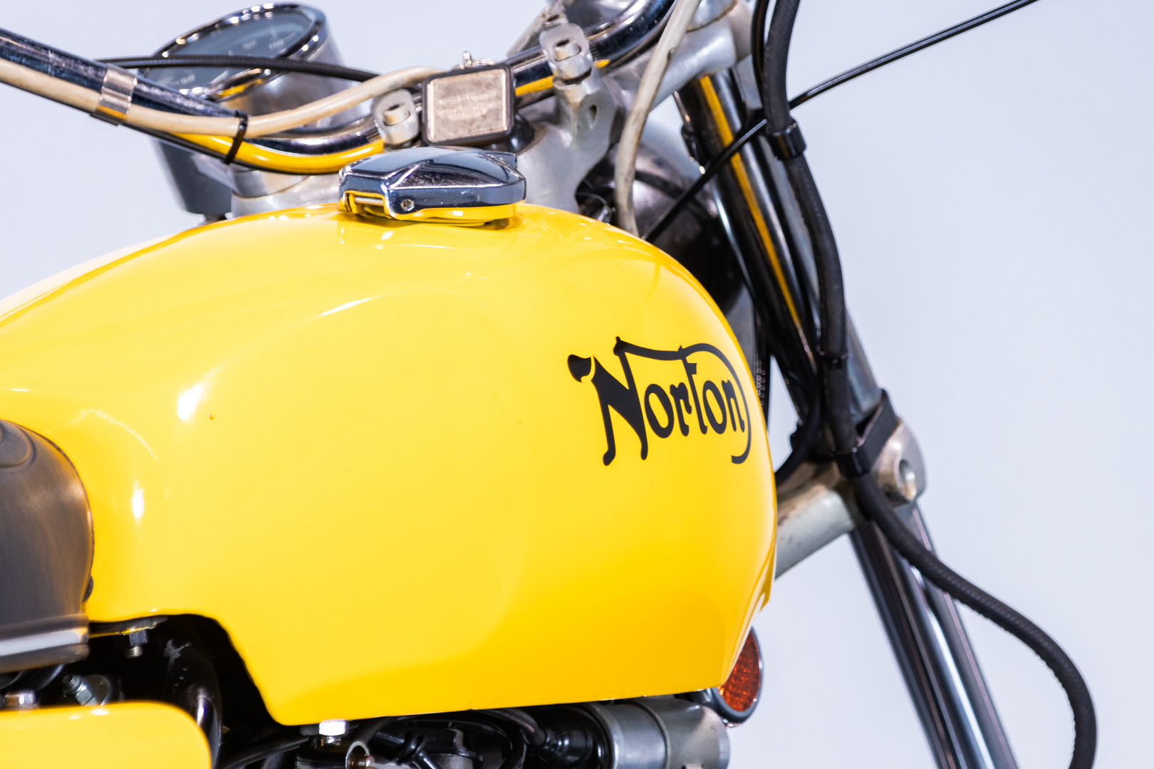 Norton COMMANDO 750 ROADSTER       