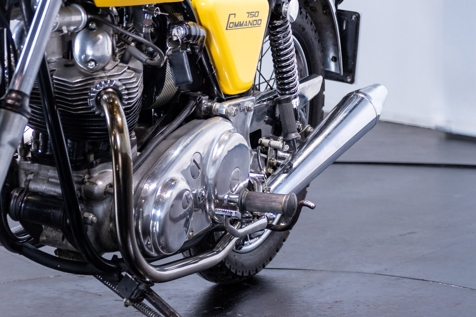 Norton COMMANDO 750 ROADSTER       