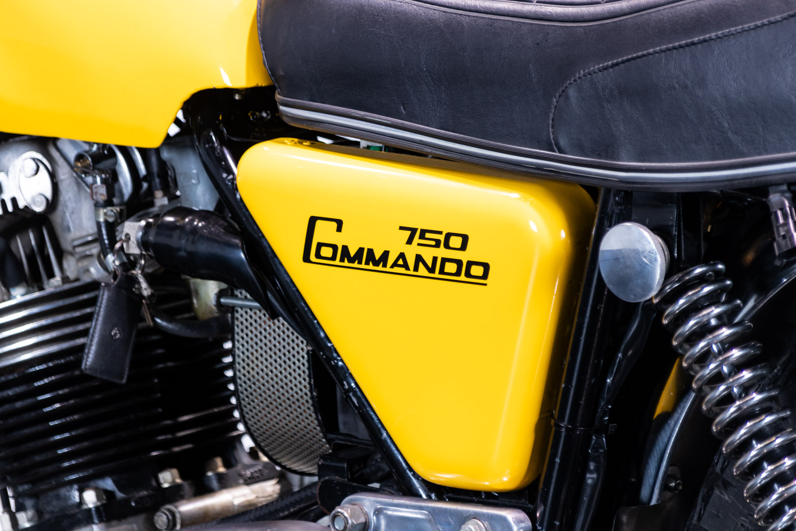 Norton COMMANDO 750 ROADSTER       
