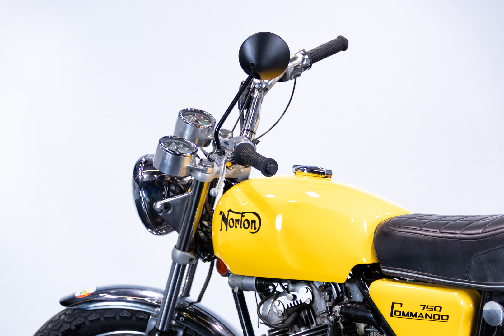 Norton COMMANDO 750 ROADSTER       