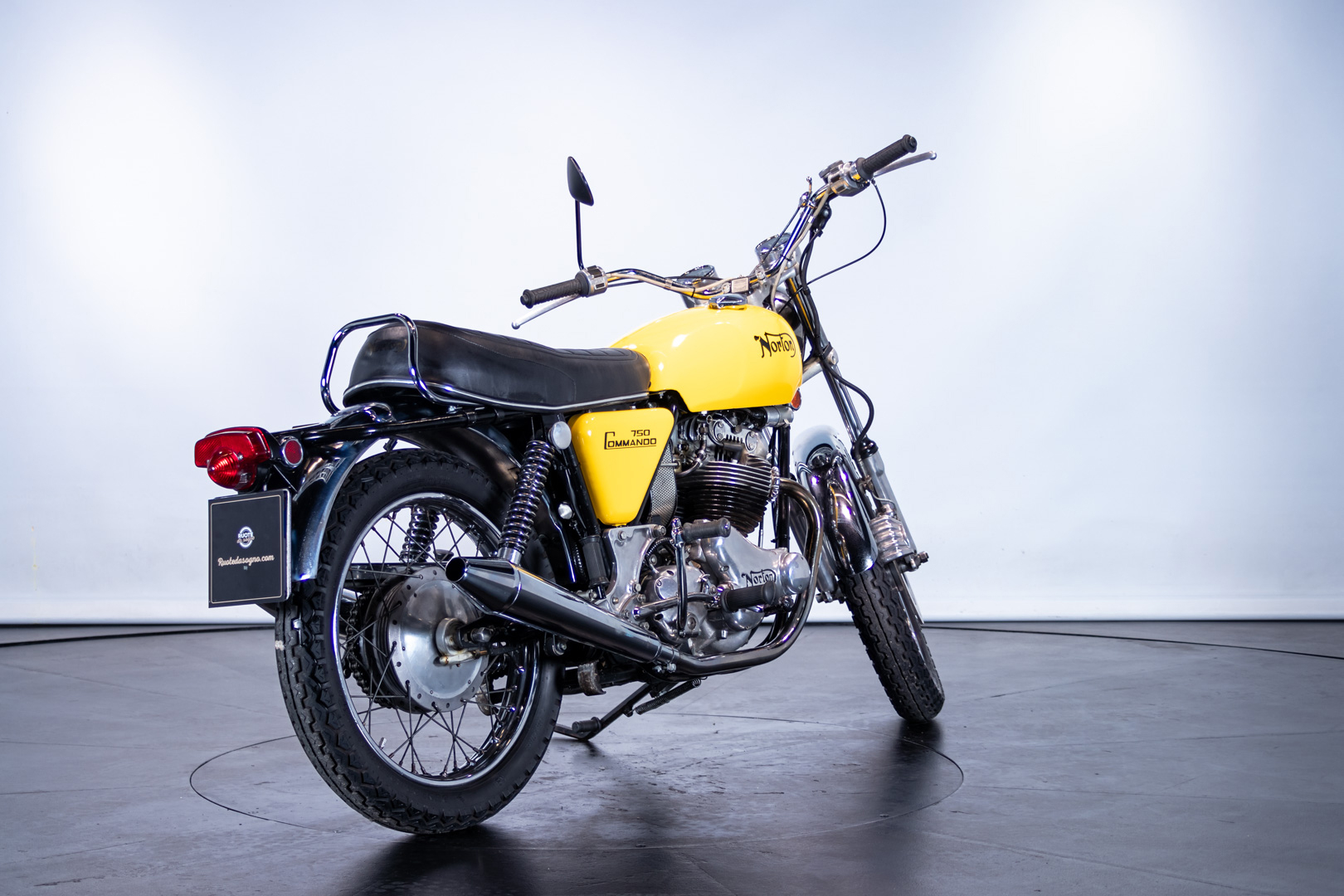 Norton COMMANDO 750 ROADSTER       