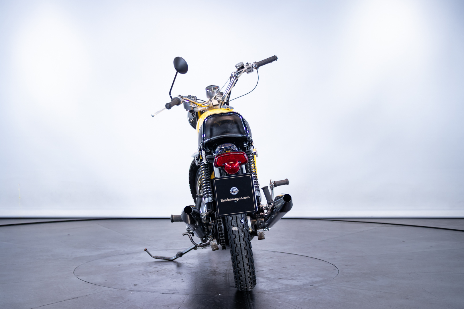Norton COMMANDO 750 ROADSTER       