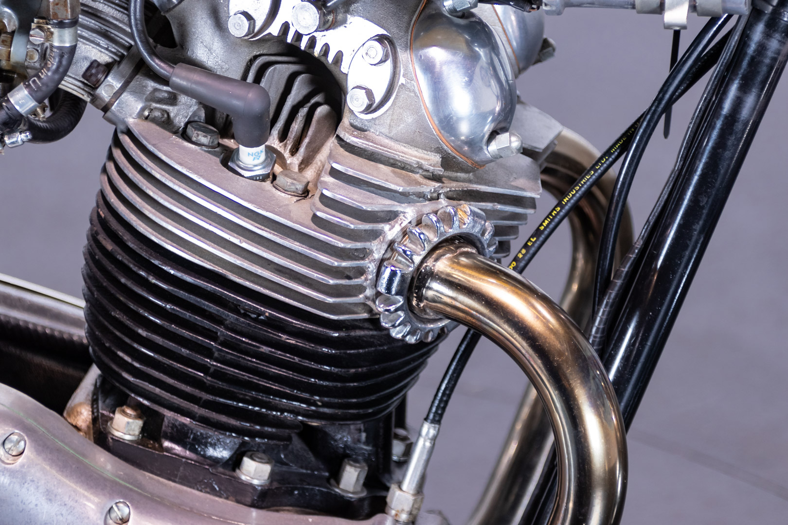 Norton COMMANDO 750 ROADSTER       