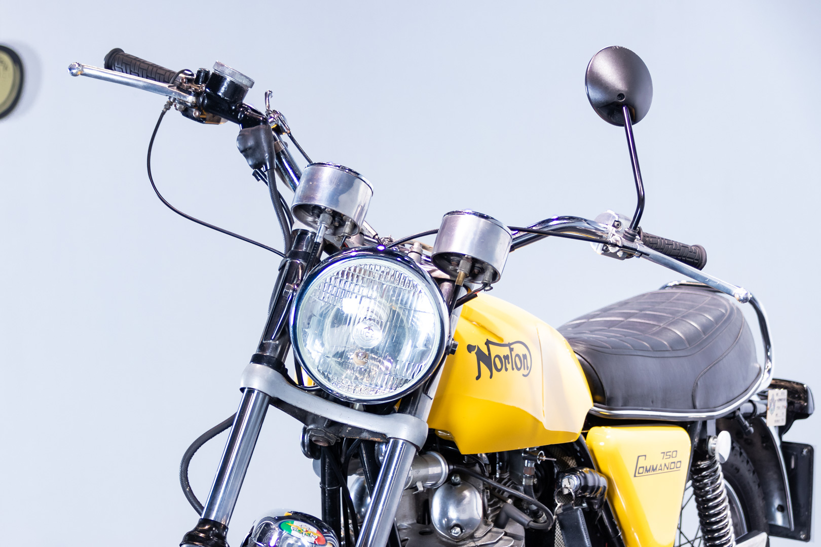 Norton COMMANDO 750 ROADSTER       