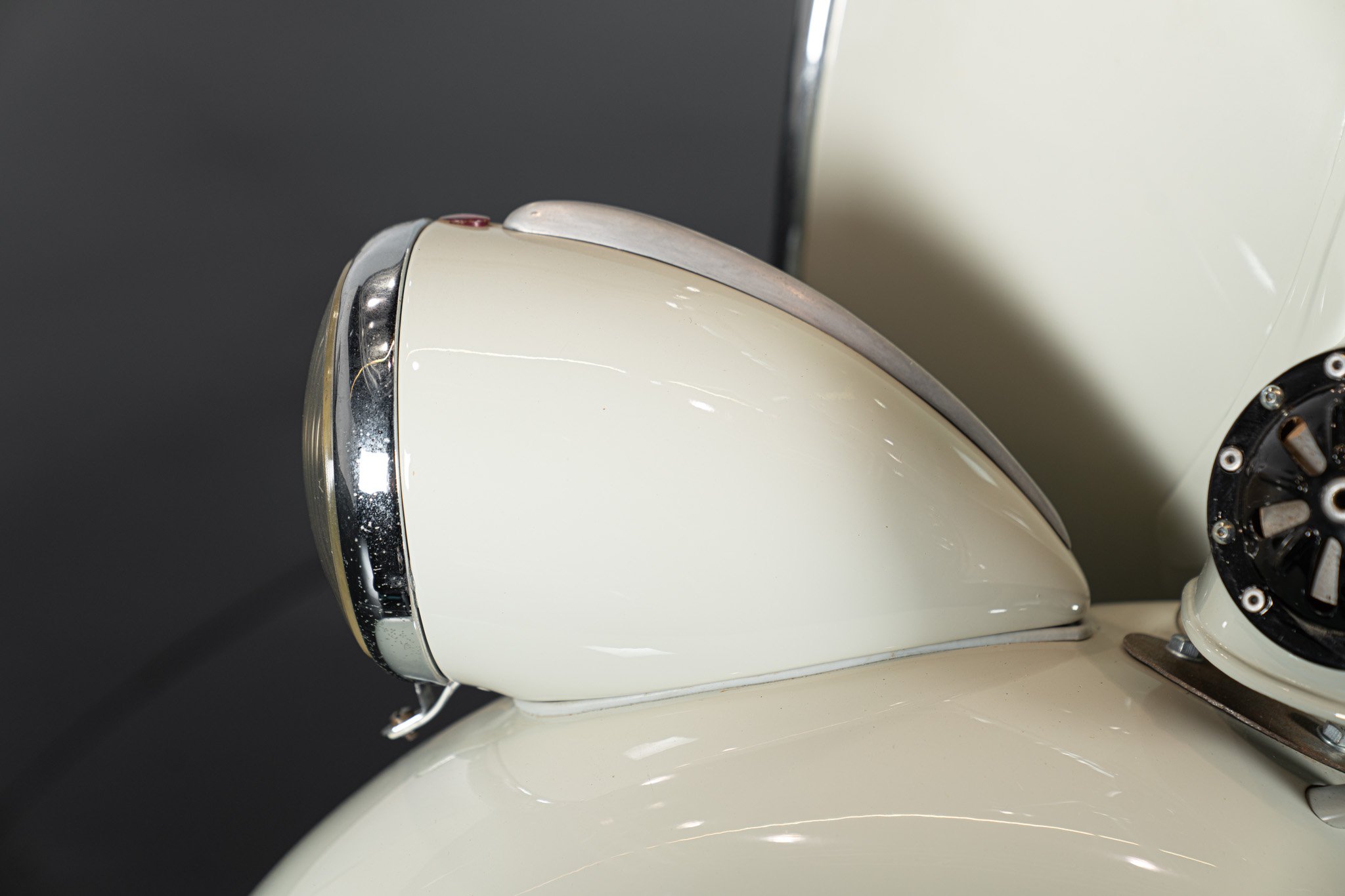 Piaggio VESPA VN2T 125 \"FARO BASSO \" 
