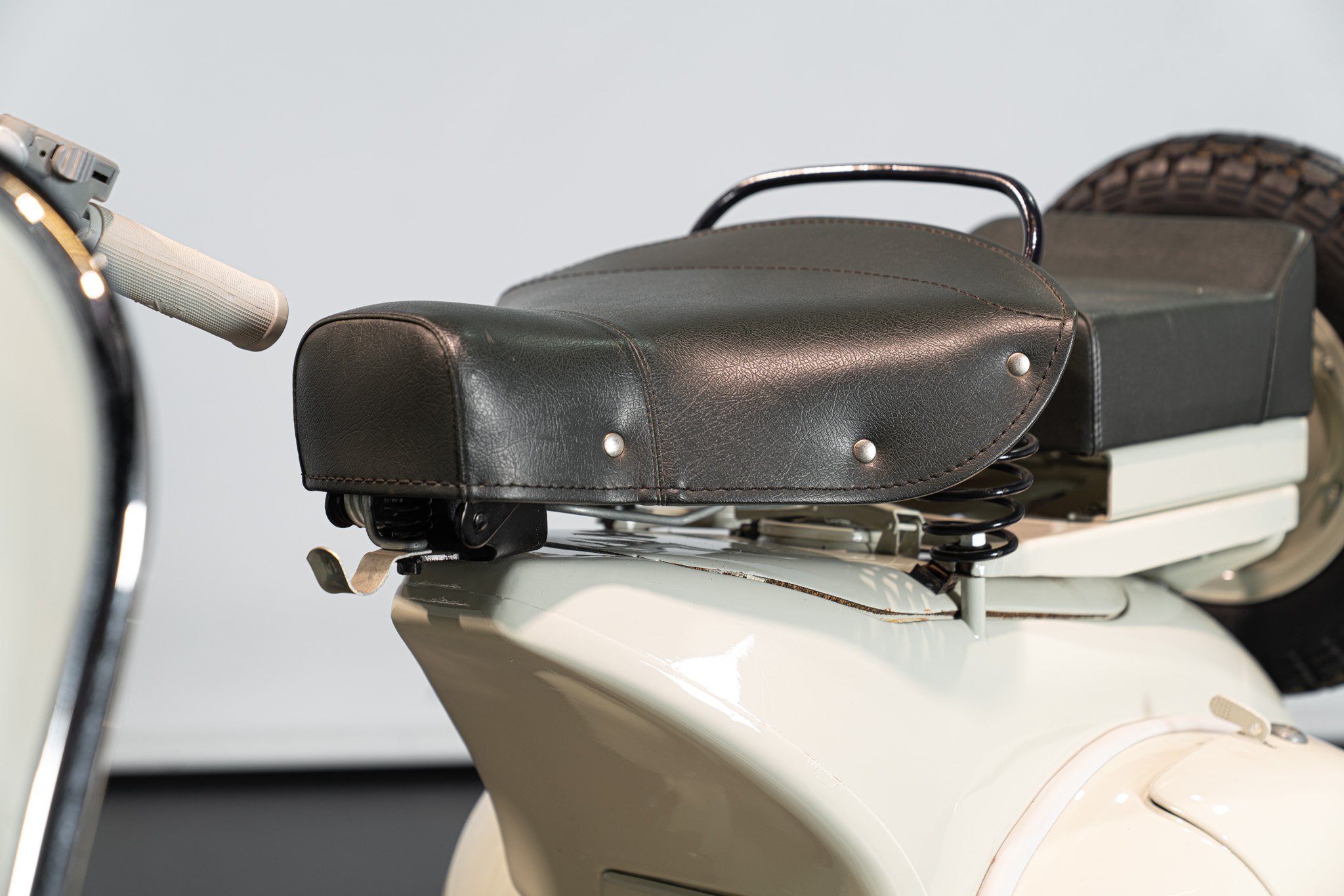 Piaggio VESPA VN2T 125 \"FARO BASSO \" 