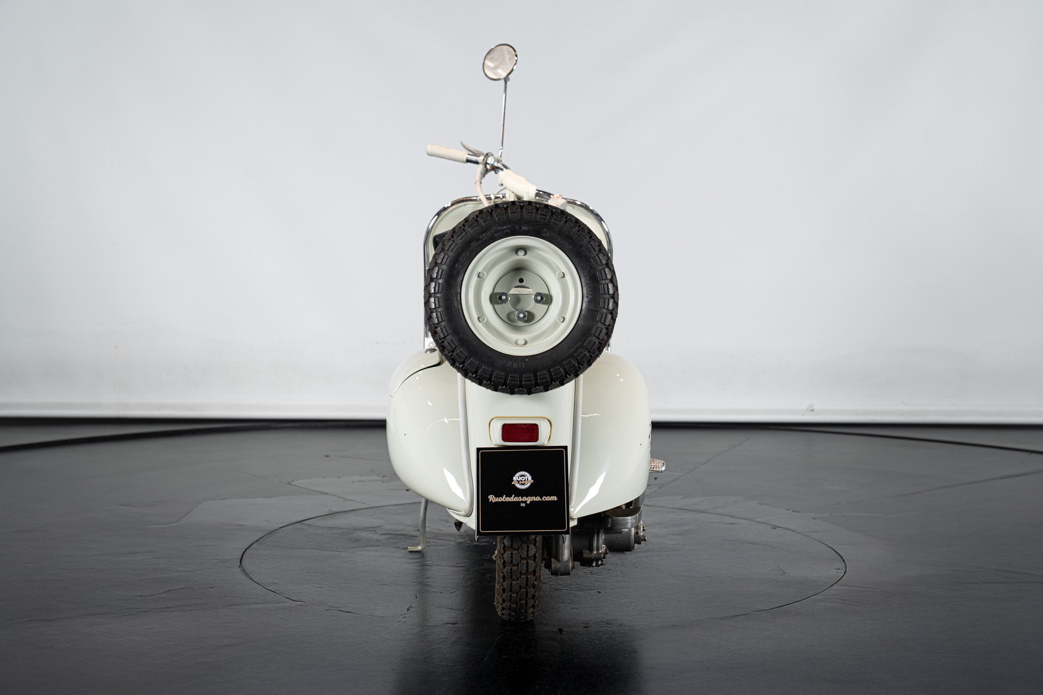Piaggio VESPA VN2T 125 \"FARO BASSO \" 