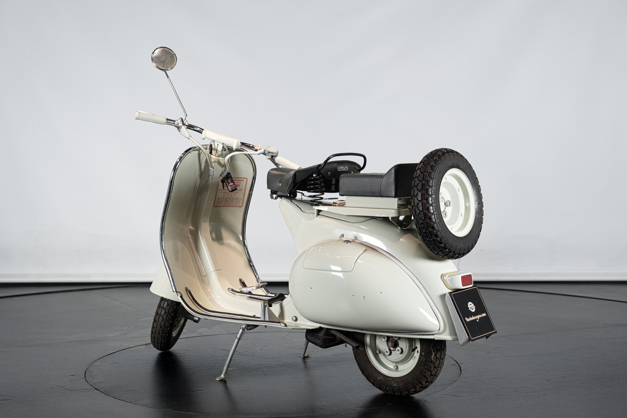 Piaggio VESPA VN2T 125 \"FARO BASSO \" 