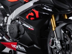 Aprilia RSV4 FACTORY WORKS 