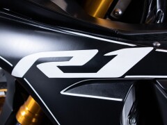 Yamaha R1 